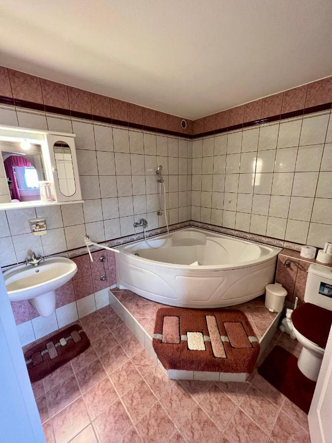 Ferienwohnung Voeroesmarty Deluxe Vendeghaz Kaposvár Exterior foto